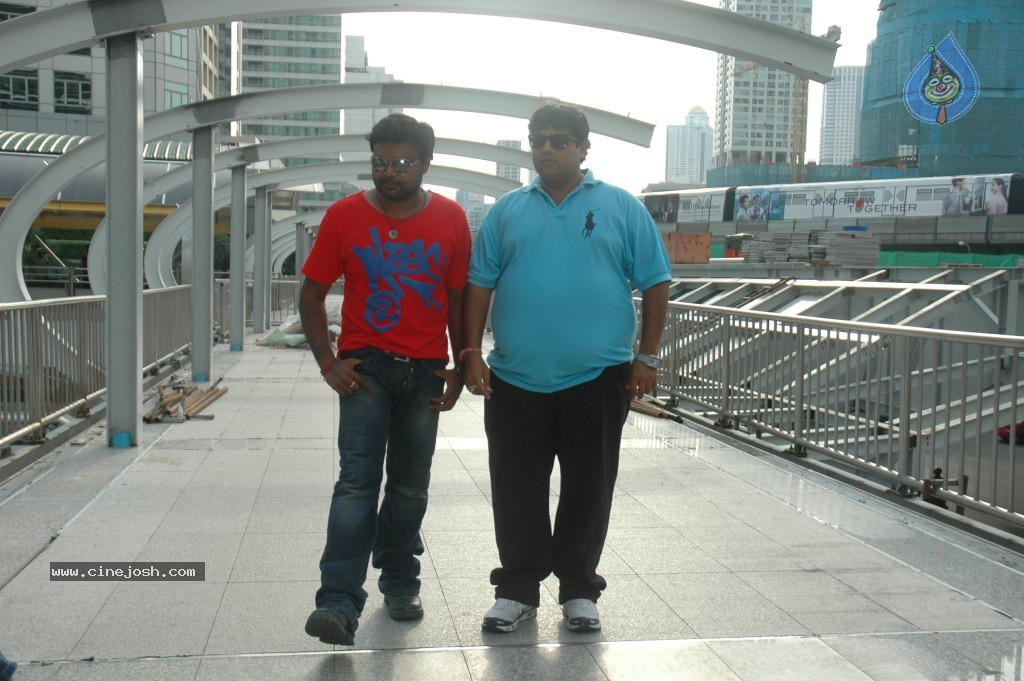 Mango Movie Hot Stills - 22 / 62 photos