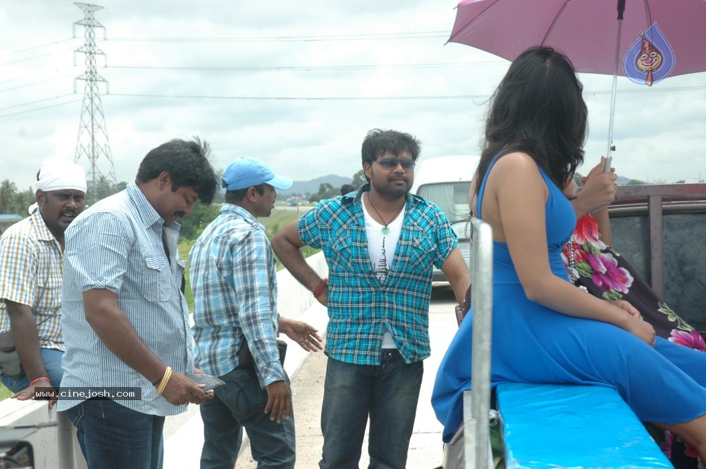 Mango Movie Hot Stills - 61 / 62 photos