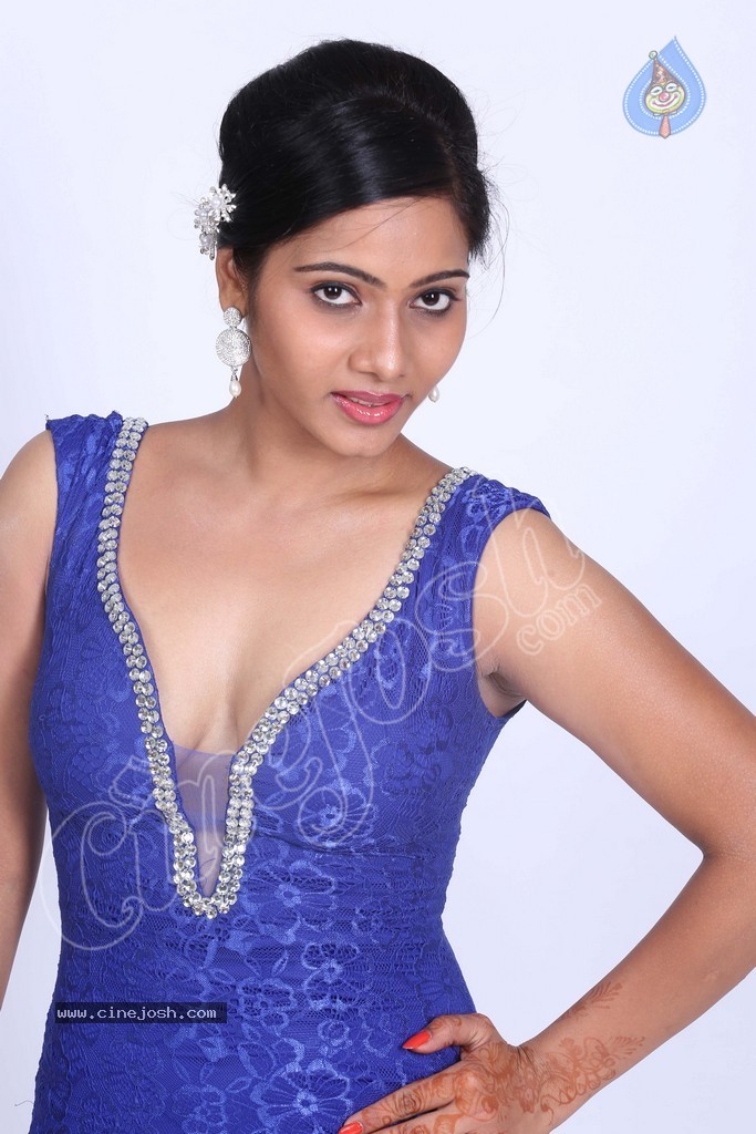 Mithraw Hot Stills - 14 / 88 photos