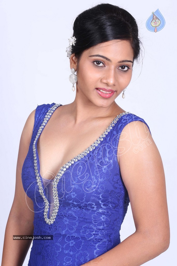 Mithraw Hot Stills - 32 / 88 photos