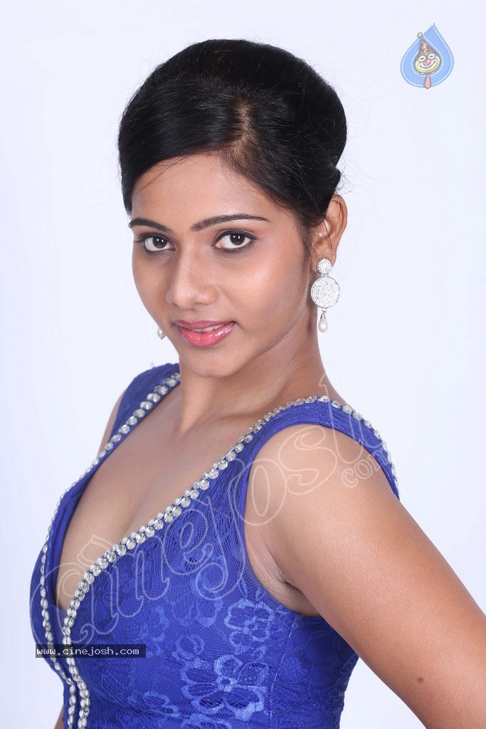 Mithraw Hot Stills - 40 / 88 photos