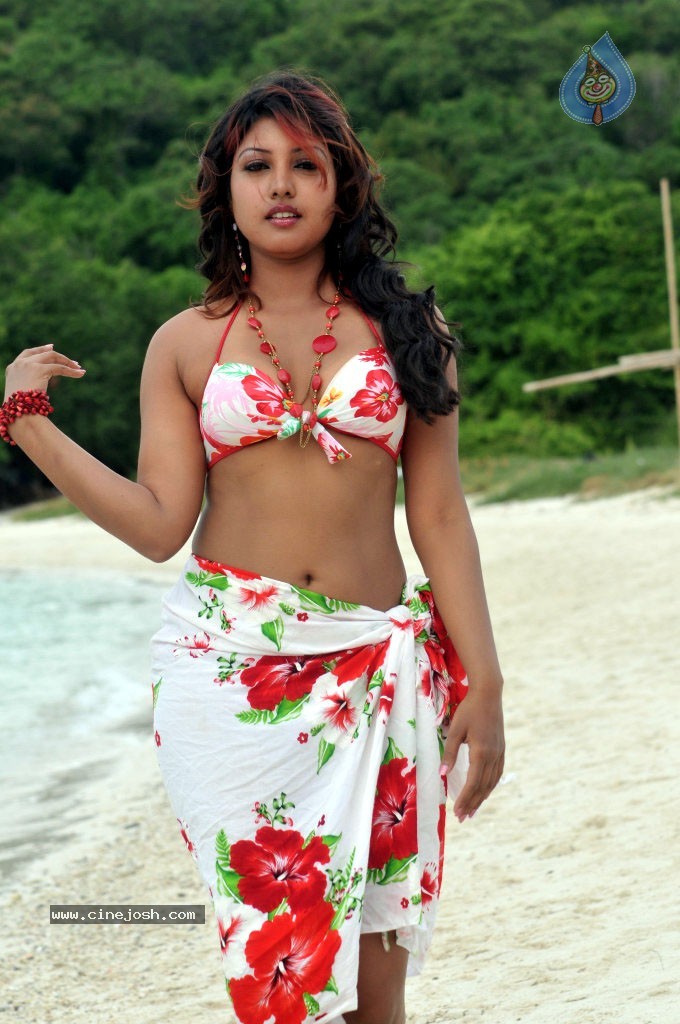 Komal Jha New Spicy Stills - 29 / 57 photos