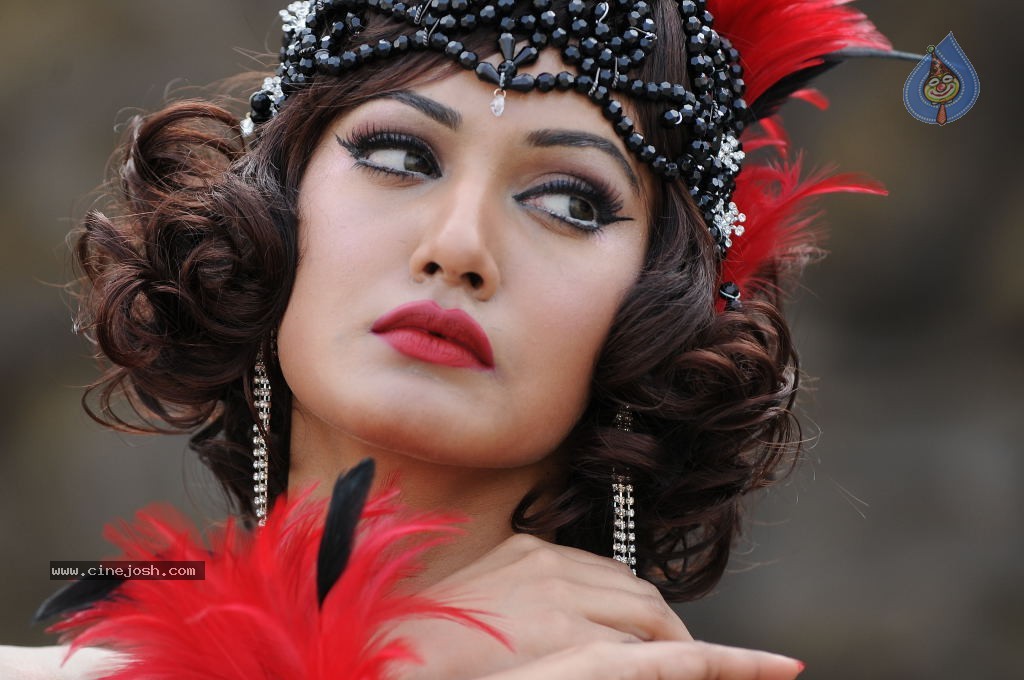 Mukti Mohan Spicy Photos - 5 / 53 photos