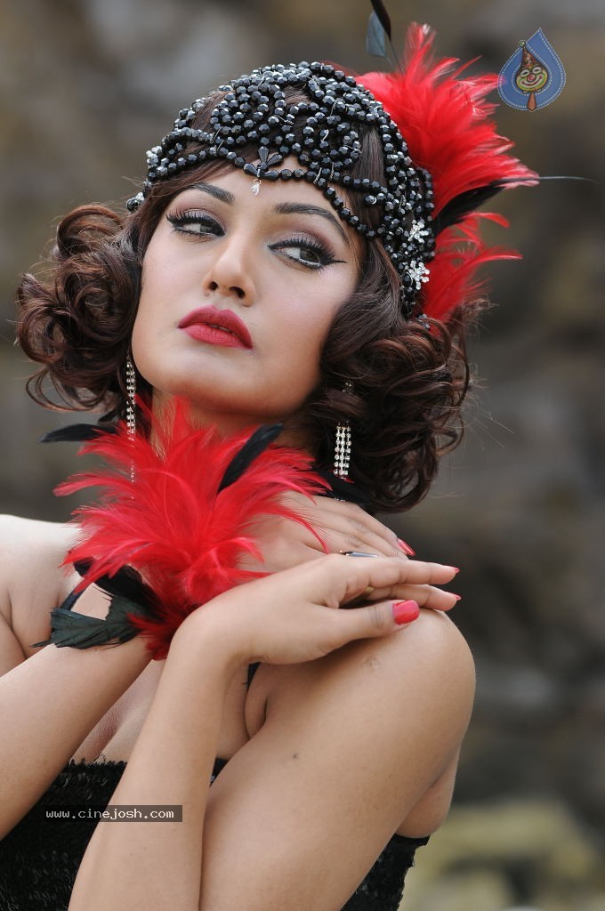 Mukti Mohan Spicy Photos - 48 / 53 photos