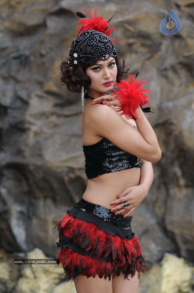 Mukti Mohan Spicy Stills - 30 / 50 photos