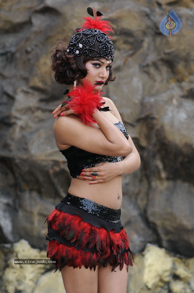 Mukti Mohan Spicy Stills - 40 / 50 photos