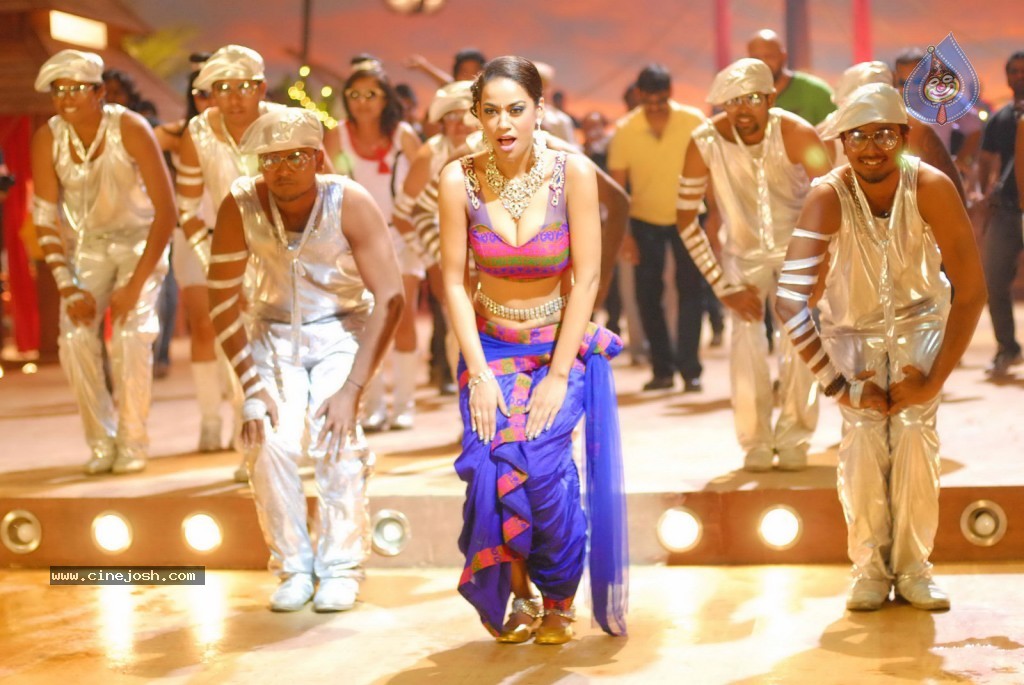 Mumaith Khan Hot Pics - 13 / 79 photos