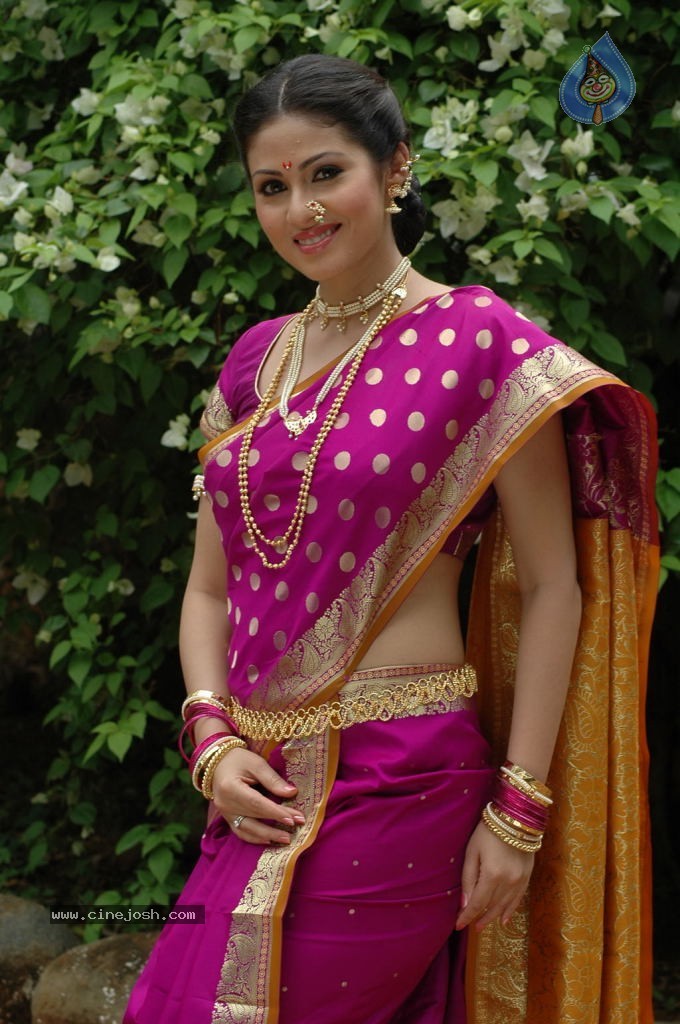 Mythili Tamil Movie Hot Stills - 56 / 65 photos