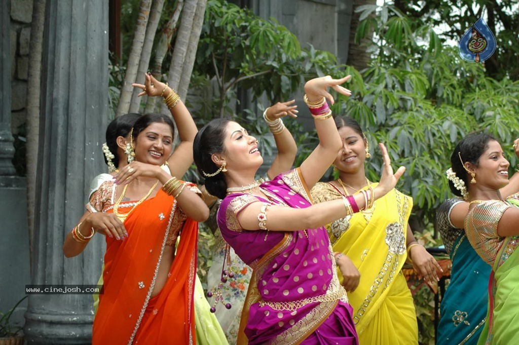 Mythri Movie Hot Stills - 6 / 105 photos