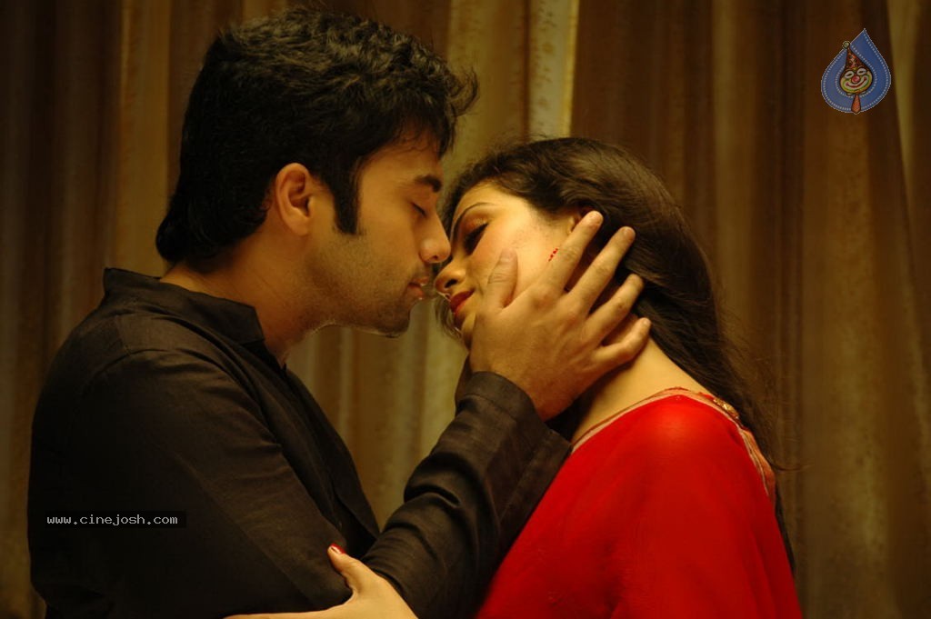 Mythri Movie Hot Stills - 11 / 105 photos