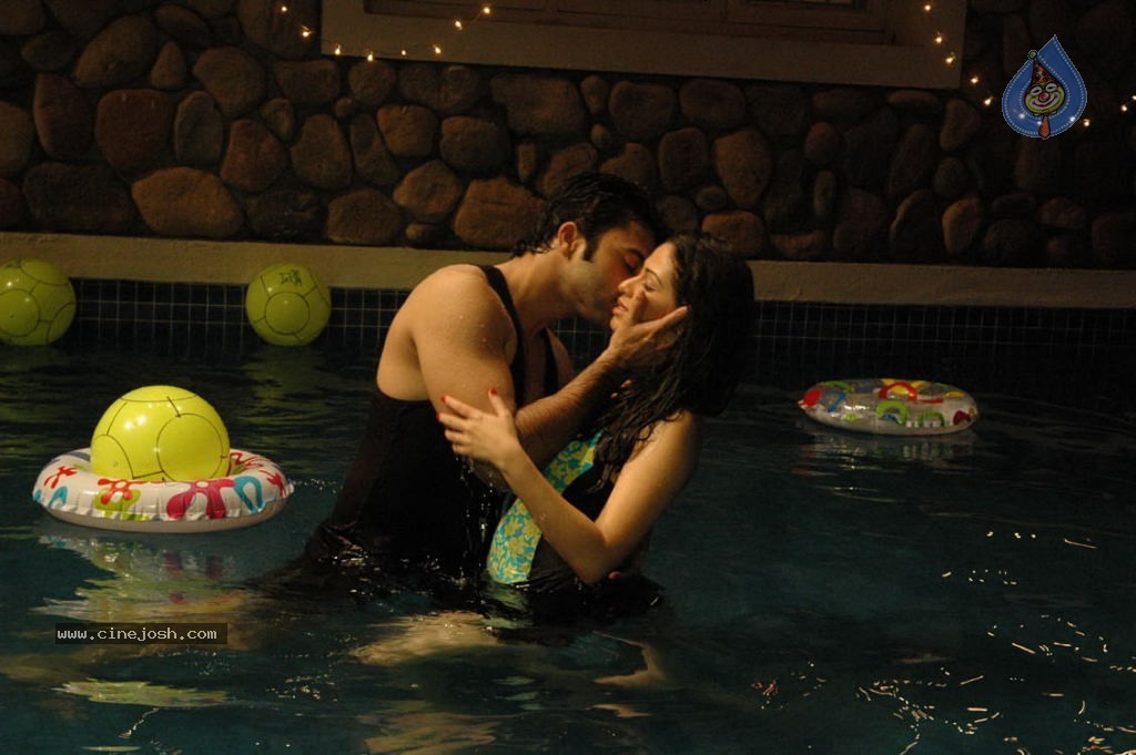 Mythri Movie Hot Stills - 12 / 105 photos