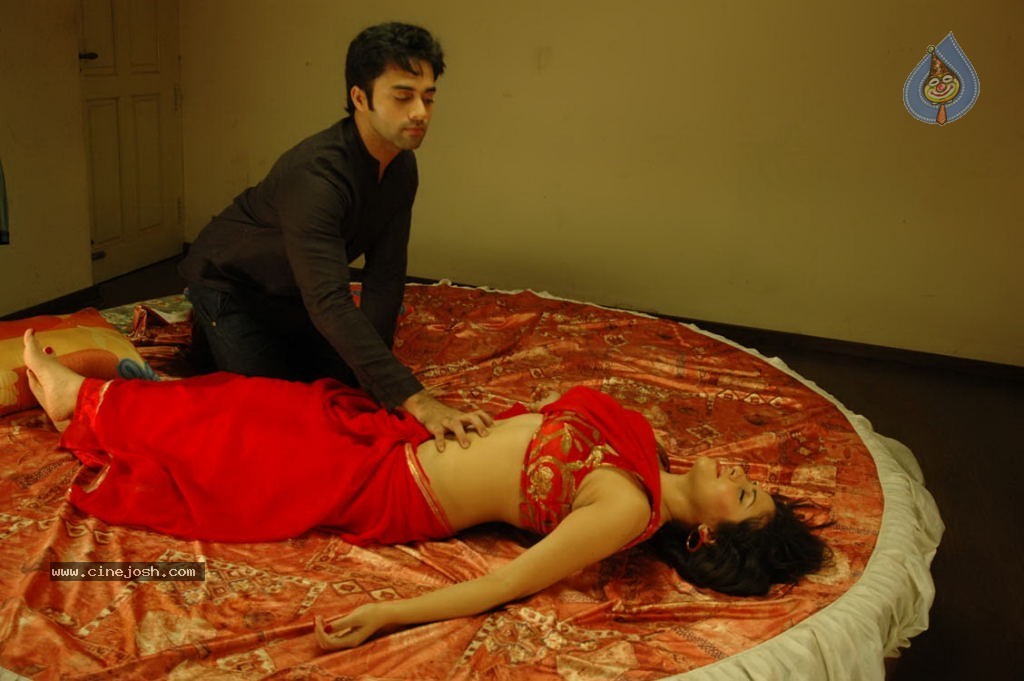 Mythri Movie Hot Stills - 52 / 105 photos