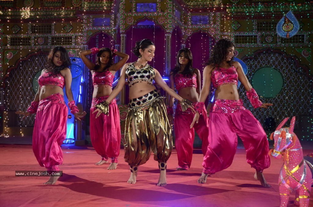 Mythri Movie Hot Stills - 87 / 105 photos