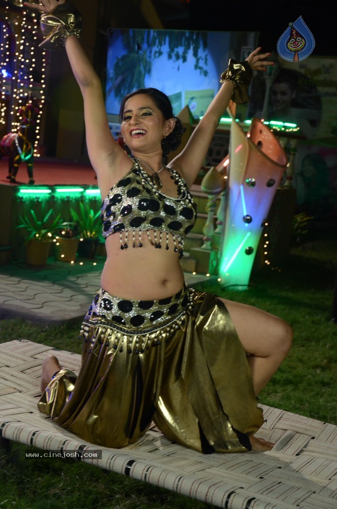 Mythri Movie Item Song Stills - 104 / 108 photos