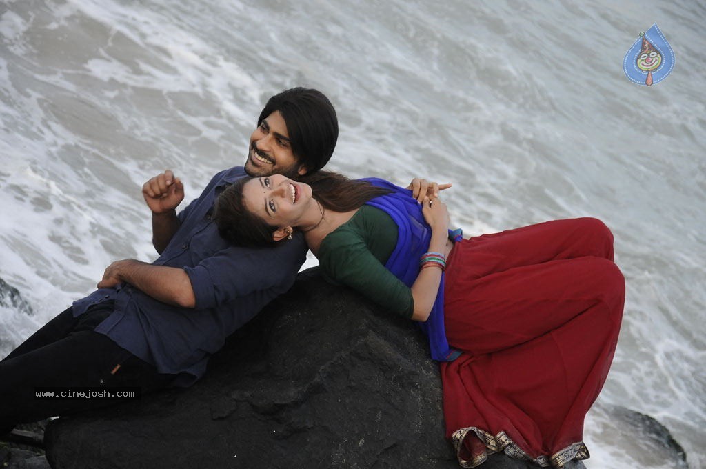 Naanthanda Tamil Movie Spicy Stills - 32 / 35 photos