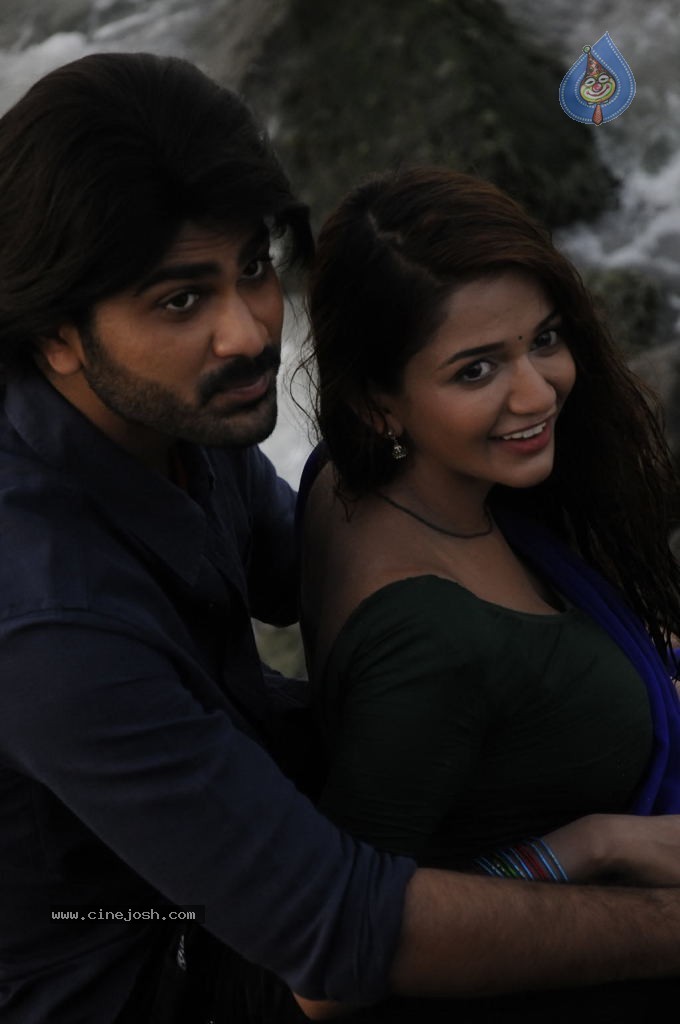 Naanthanda Tamil Movie Spicy Stills - 35 / 35 photos