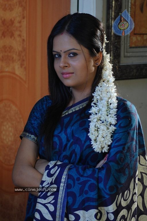 Naanum En Jamunavum Tamil Movie Hot Stills - 40 / 52 photos