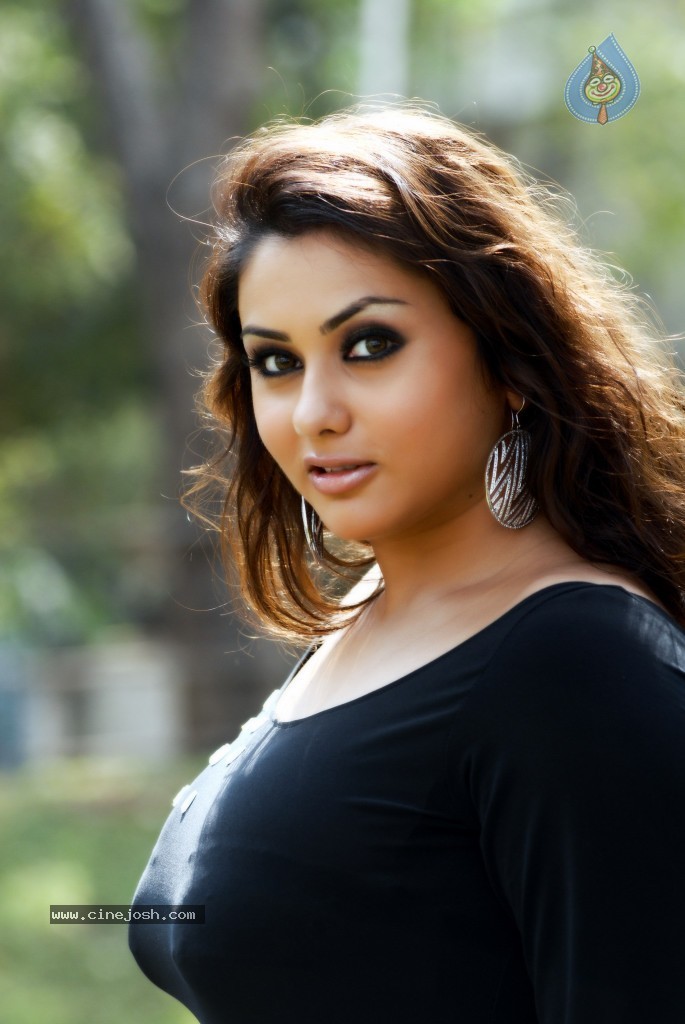 Namitha New Hot Stills - 13 / 34 photos