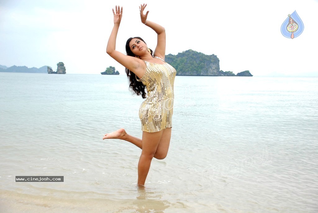 Namitha New Spicy Gallery - 24 / 60 photos
