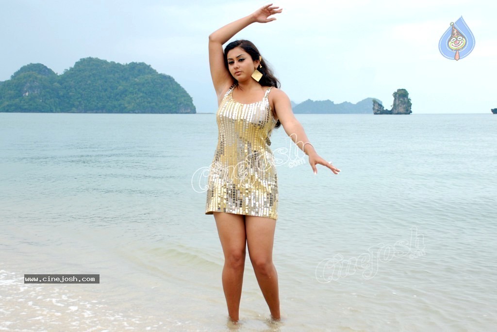 Namitha New Spicy Gallery - 49 / 60 photos