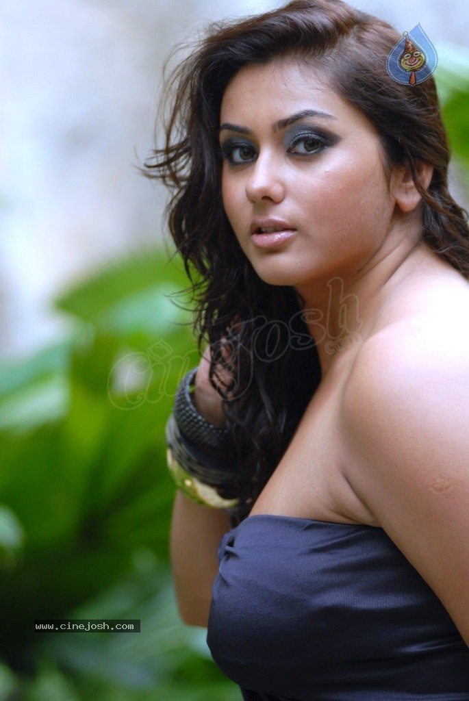 Namitha New Spicy Photos - 43 / 87 photos