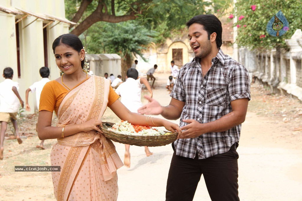 Nanbargal Kavanathirku Tamil Movie Hot Stills - 34 / 37 photos