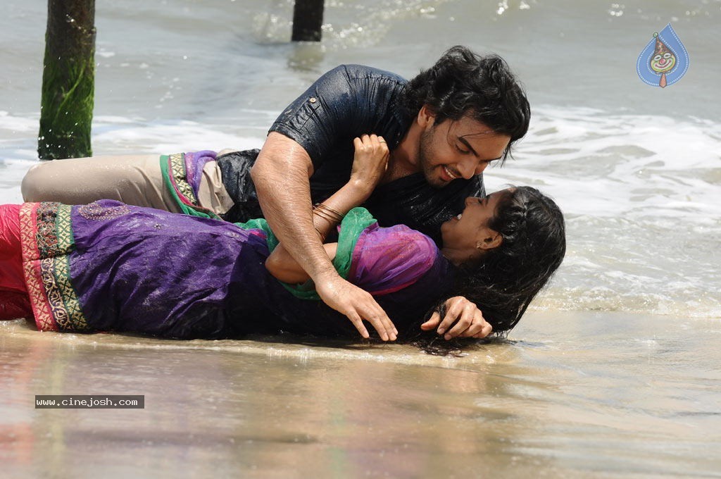 Nankam Pirai Tamil Movie Hot Stills - 47 / 86 photos