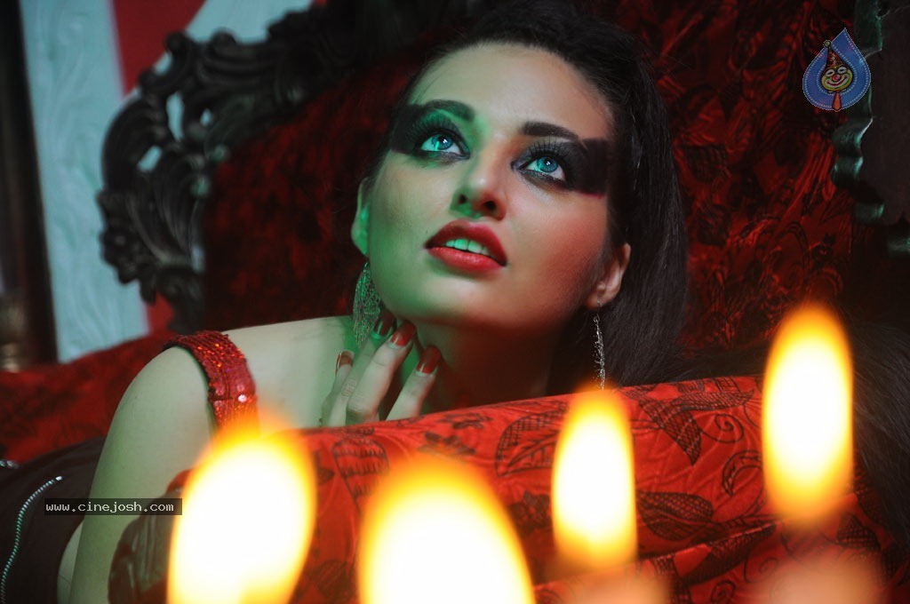 Nankam Pirai Tamil Movie Spicy Photos - 80 / 86 photos