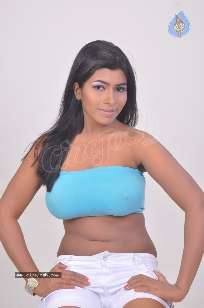 Navaneetha New Spicy Stills - 20 / 77 photos