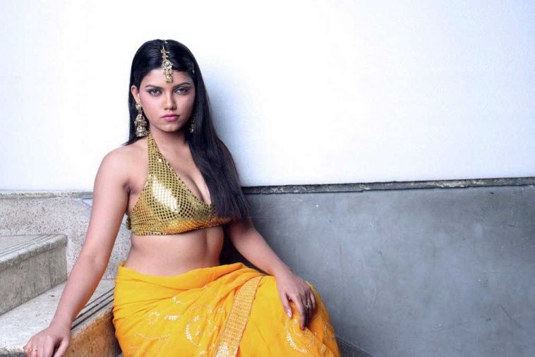 Nayana Hot Stills - 14 / 15 photos