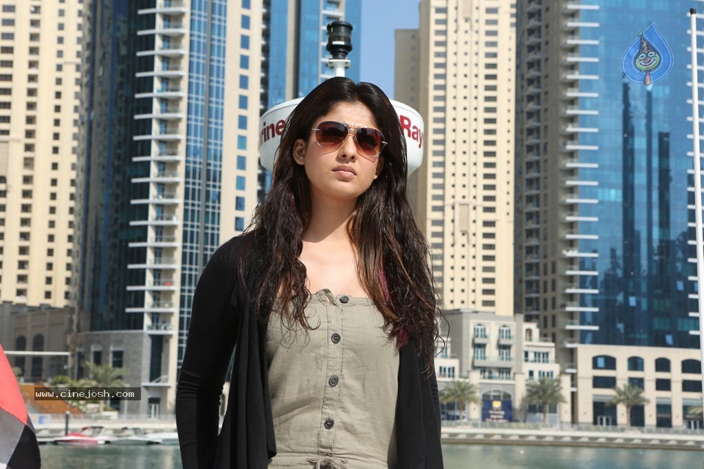 Nayanthara New Spicy Stills - 66 / 88 photos