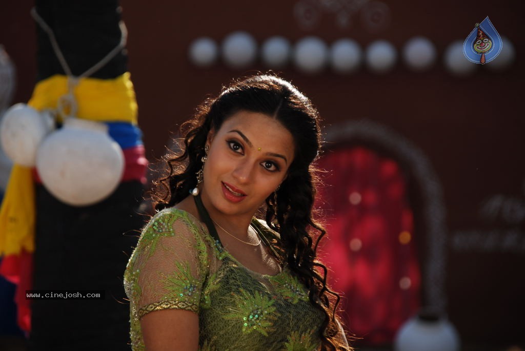 Neelam Upadhyay Hot Photos - 2 / 53 photos