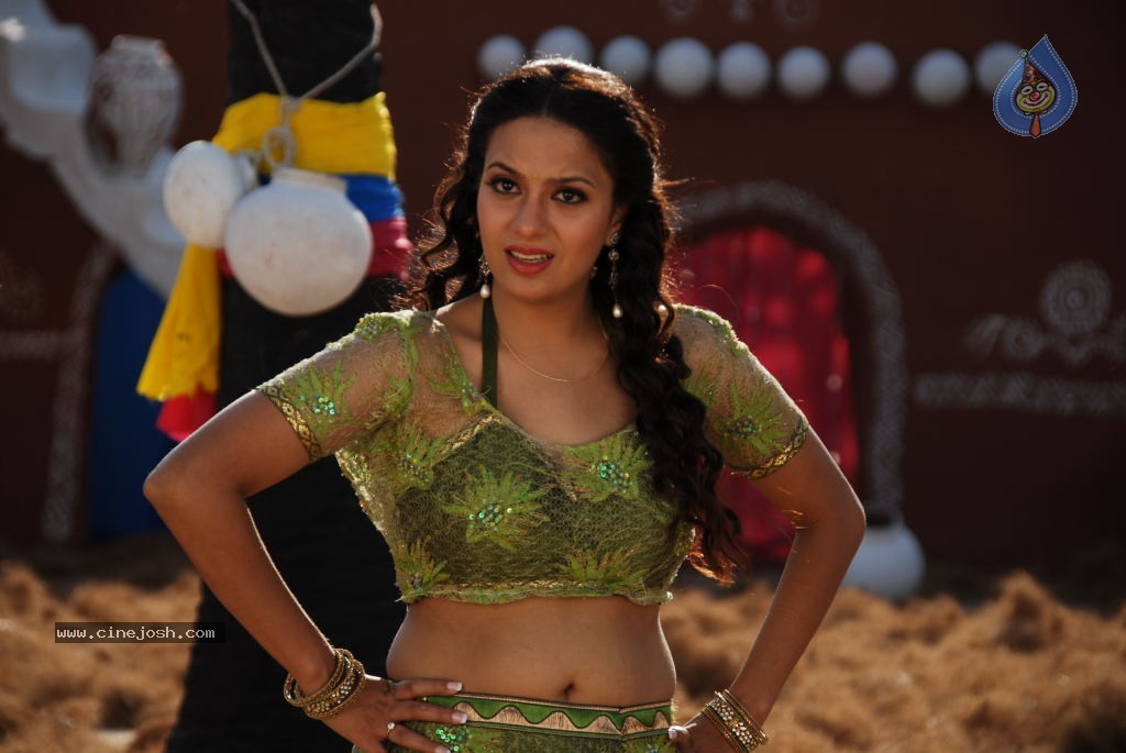 Neelam Upadhyay Hot Photos - 9 / 53 photos