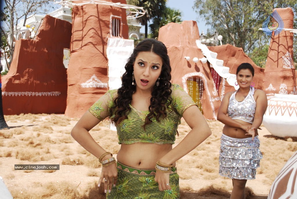 Neelam Upadhyay Hot Photos - 13 / 53 photos