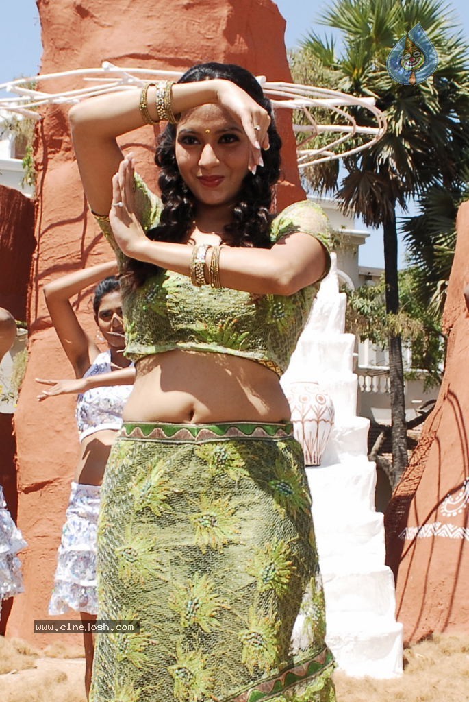 Neelam Upadhyay Hot Photos - 17 / 53 photos