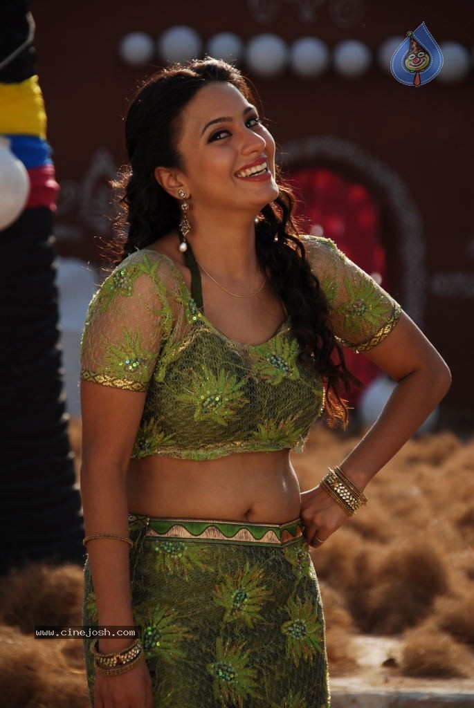Neelam Upadhyay Hot Photos - 19 / 53 photos