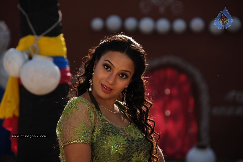 Neelam Upadhyay Hot Photos - 22 / 53 photos