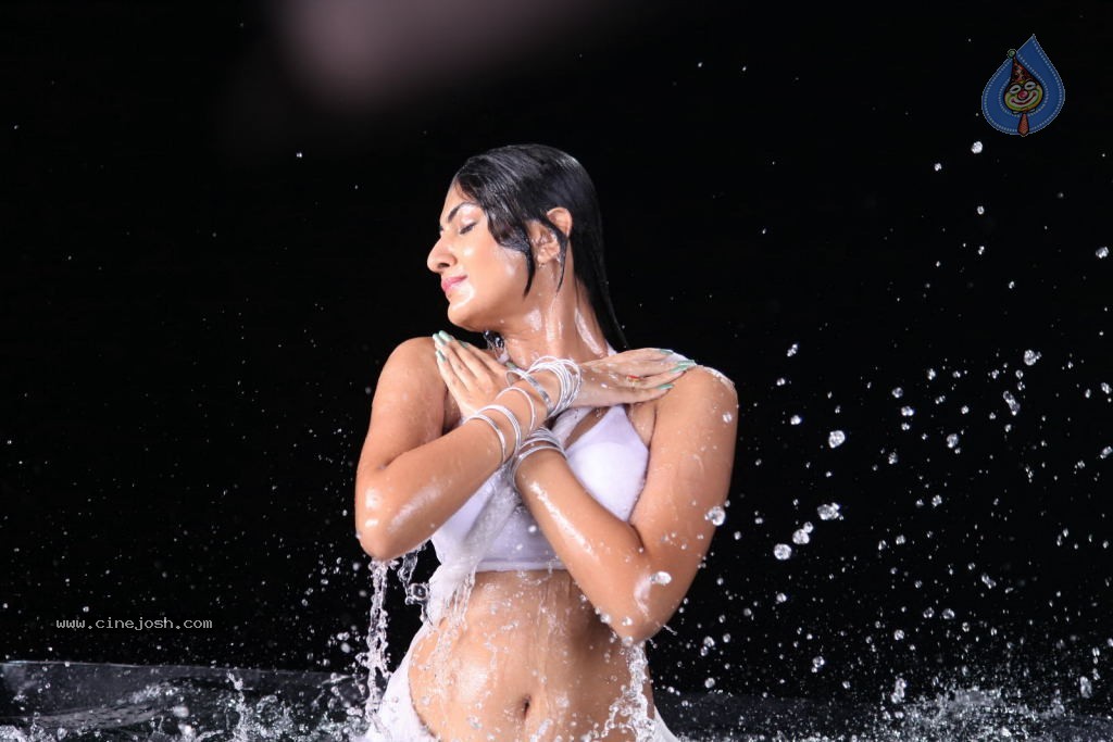 Neelam Upadhyay Hot Pics - 13 / 56 photos