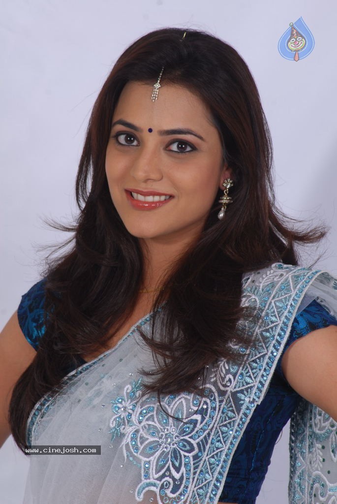 Nisha Agarwal Hot Photos - 27 / 80 photos