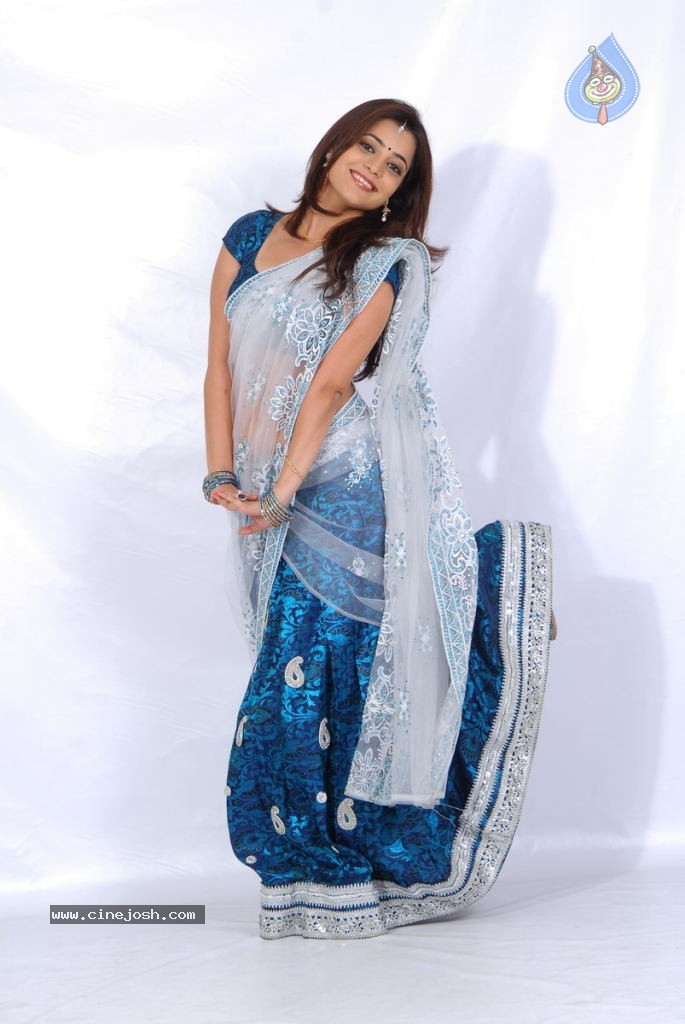 Nisha Agarwal Hot Photos - 73 / 80 photos