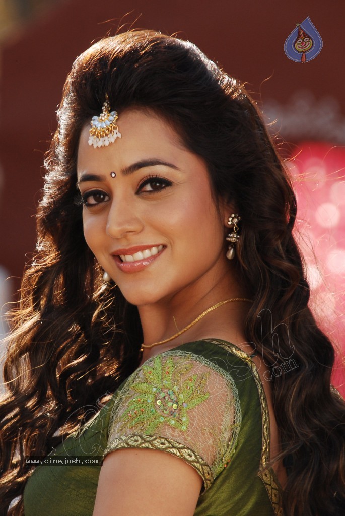Nisha Agarwal Spicy Pics - 15 / 120 photos