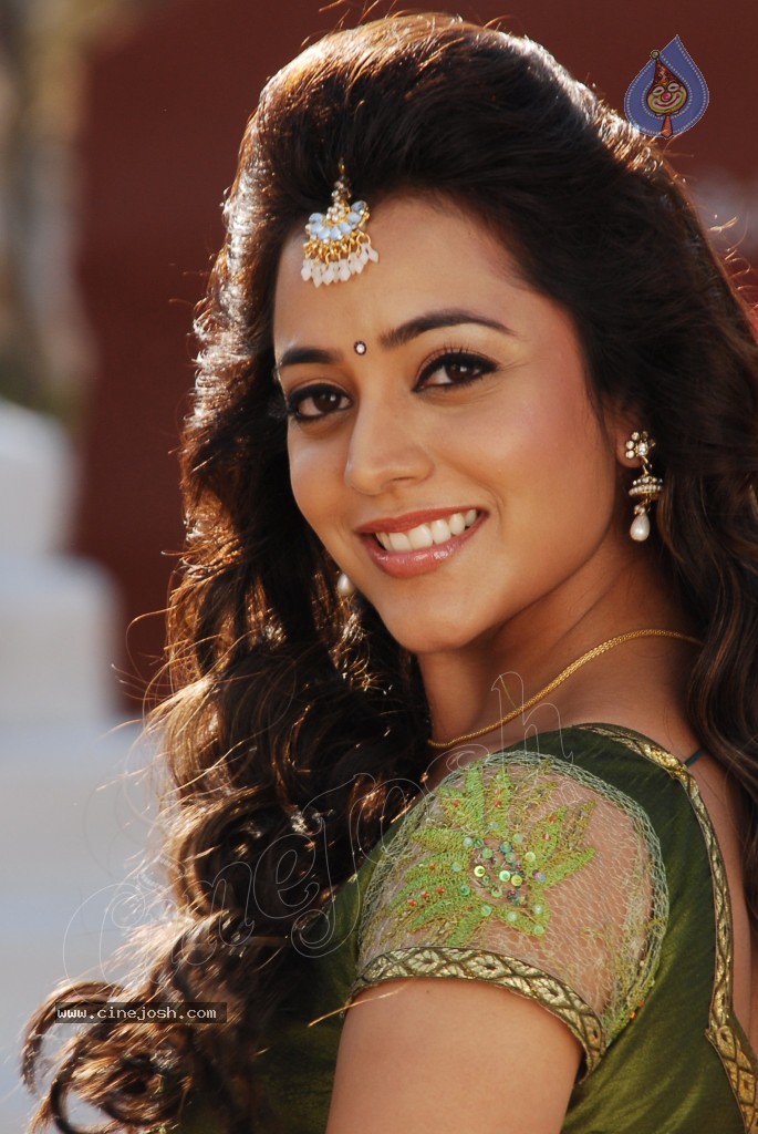 Nisha Agarwal Spicy Pics - 62 / 120 photos