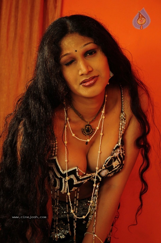 O Aunty Katha Movie Hot Stills - Photo 5 of 26