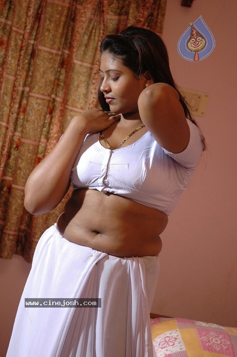 O Aunty Katha Movie Hot Stills - 18 / 26 photos