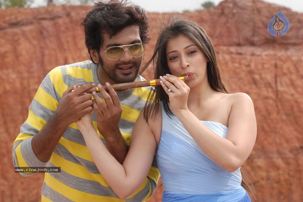 Onbathula Guru Tamil Movie Hot Stills - 18 / 66 photos