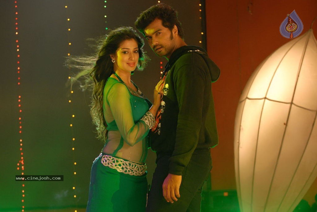 Onbathula Guru Tamil Movie Hot Stills - 48 / 66 photos