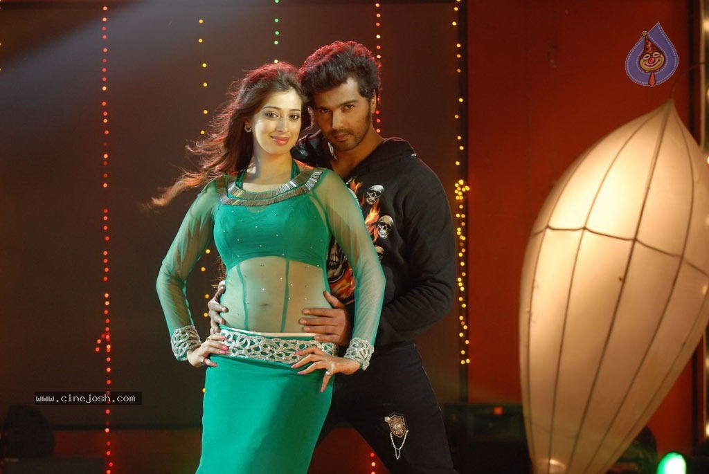 Onbathula Guru Tamil Movie Hot Stills - 61 / 66 photos