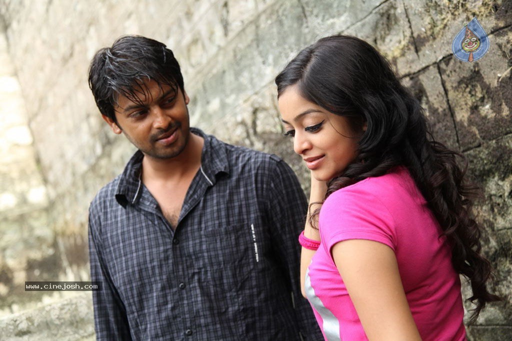 Paagan Tamil Movie Hot Stills - 3 / 61 photos