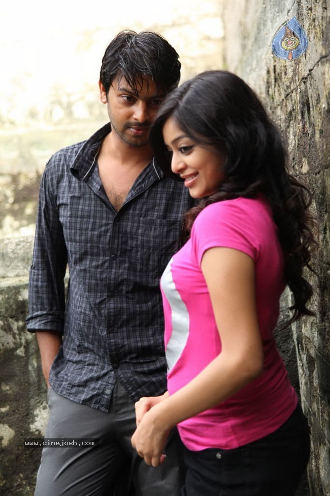 Paagan Tamil Movie Hot Stills - 23 / 61 photos