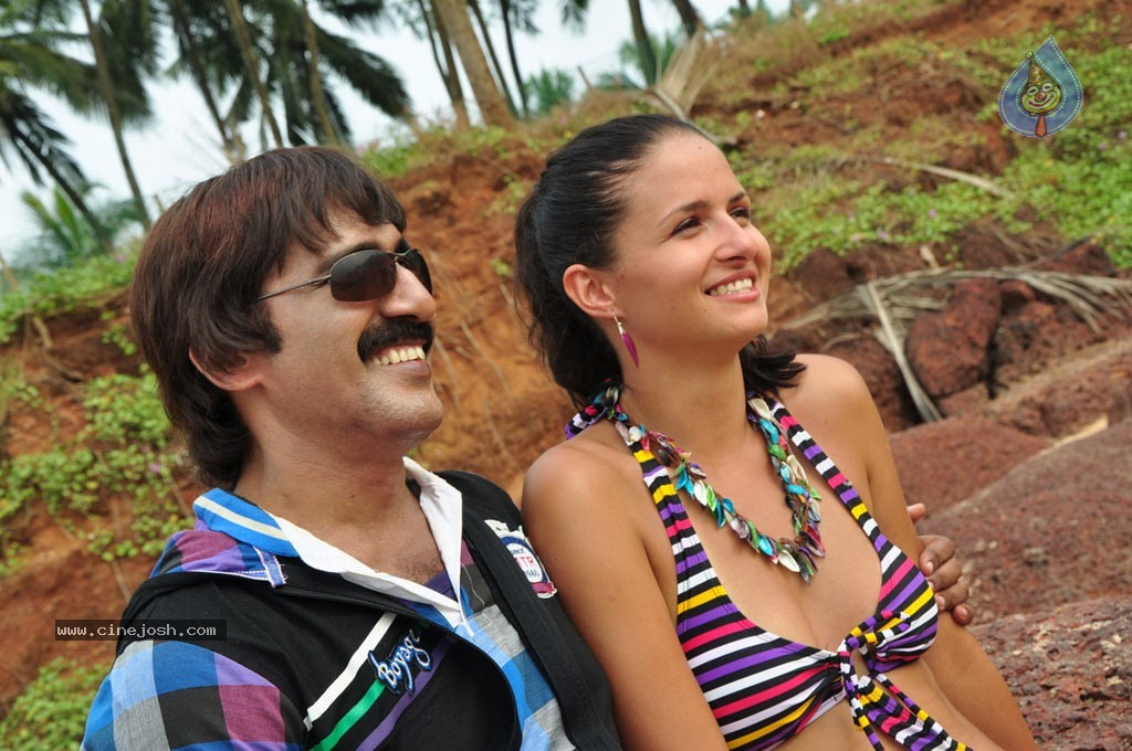 Paravai Tamil Movie Spicy Stills - 86 / 100 photos